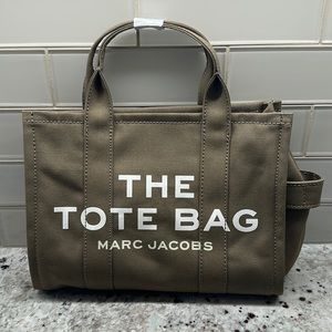 MARC JACOBS MEDIUM TOTE BAG SLATE GREEN. NWT!!!